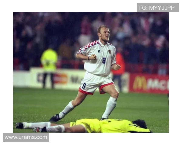 萨姓足球明星的辉煌历程与成就探讨